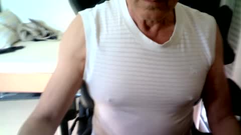 Snapshot of makis8989 chatting on 02.18.25 makis8989 online show from 02.18.25