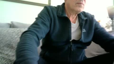 Snapshot of makis8989 chatting on 02.23.25 makis8989 online show from 02.23.25