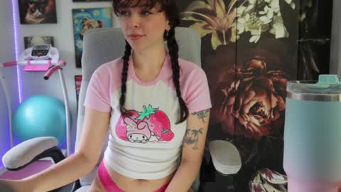 Snapshot of makiyahbelle2 chatting on 02.06.25 MakiyahBelle online show from 02.06.25