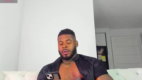 Snapshot of makonneen chatting on 02.03.26 Makonnen online show from 02.03.26