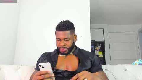 Snapshot of makonneen chatting on 02.12.26 Makonnen online show from 02.12.26