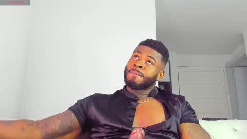 Snapshot of makonneen chatting on 03.10.26 Makonnen online show from 03.10.26