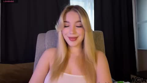 maksisisia online show from 03.22.26