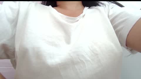 Snapshot of makulato chatting on 06.23.26 Maya online show from 06.23.26
