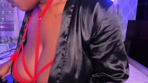 Snapshot of malaaiikaa chatting on 01.11.25 malaaiikaa online show from 01.11.25