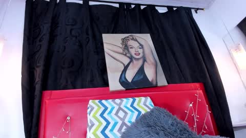 Snapshot of malayha_gray chatting on 01.12.25 MALAYHA online show from 01.12.25