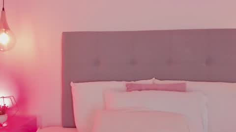 Snapshot of malena_angel_ chatting on 12.04.24 Malena Angel online show from 12.04.24