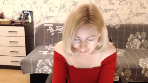 Snapshot of malenamila chatting on 10.24.25 Malena online show from 10.24.25