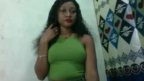 Snapshot of malia1653 chatting on 04.29.26 malia1653 online show from 04.29.26