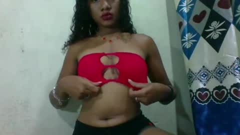 Snapshot of malia1653 chatting on 04.29.26 malia1653 online show from 04.29.26