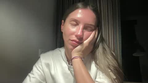 malina568708 online show from 10.15.25