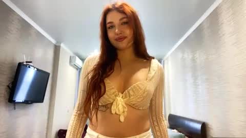 Snapshot of malindagriffo chatting on 10.23.25 Isabella online show from 10.23.25