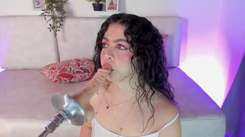 Snapshot of malka_burning chatting on 02.11.25 Malka online show from 02.11.25