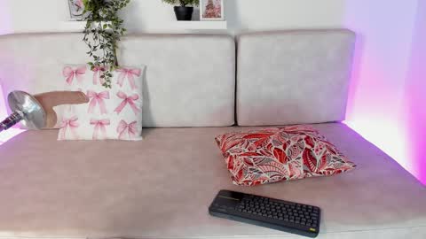 Snapshot of malka_burning chatting on 02.17.25 Malka online show from 02.17.25