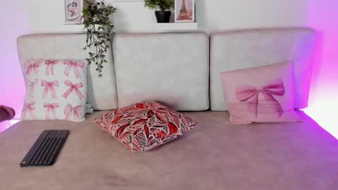 Snapshot of malka_burning chatting on 03.01.25 Malka online show from 03.01.25