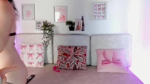 Snapshot of malka_burning chatting on 03.09.25 Malka online show from 03.09.25