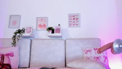 Snapshot of malka_burning chatting on 10.15.25 Malka online show from 10.15.25