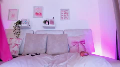 Snapshot of malka_burning chatting on 01.15.26 Malka online show from 01.15.26