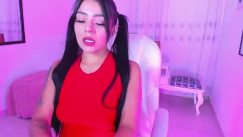 Snapshot of mallorie_owens chatting on 04.22.26 Mallorie online show from 04.22.26