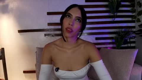 Snapshot of mallory_dietlinde chatting on 05.22.26 mallory_dietlinde online show from 05.22.26