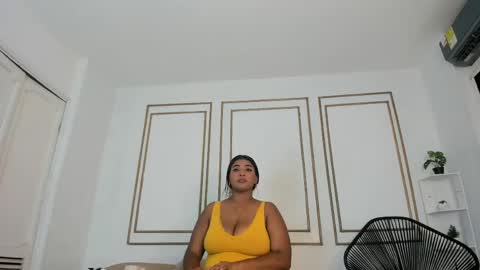 Snapshot of malory_ferrer chatting on 05.18.26 Lory online show from 05.18.26