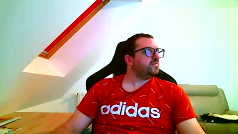 Snapshot of malou2927 chatting on 01.12.25 breton online show from 01.12.25