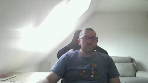 Snapshot of malou2927 chatting on 01.19.25 breton online show from 01.19.25