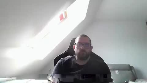 Snapshot of malou2927 chatting on 09.27.25 breton online show from 09.27.25