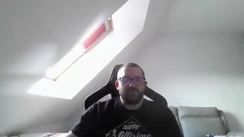 Snapshot of malou2927 chatting on 10.05.25 breton online show from 10.05.25