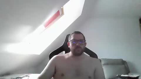 Snapshot of malou2927 chatting on 10.30.25 breton online show from 10.30.25