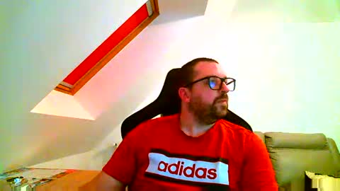 Snapshot of malou2927 chatting on 11.16.25 breton online show from 11.16.25