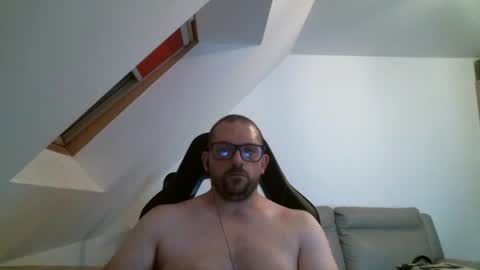 Snapshot of malou2927 chatting on 08.04.26 breton online show from 08.04.26