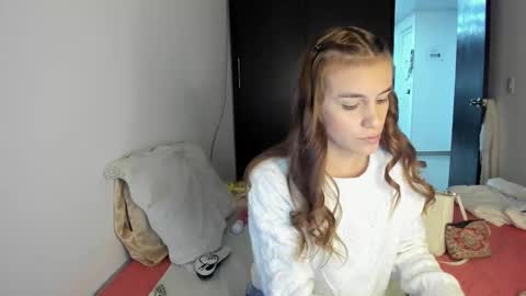 instagram  nueela   online show from 01.21.25