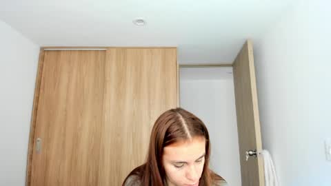 Snapshot of malucam_06 chatting on 05.22.26 instagram nueela online show from 05.22.26