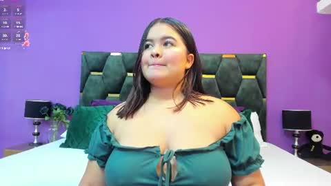 Snapshot of malujensen chatting on 06.18.26 alejandra maleja online show from 06.18.26