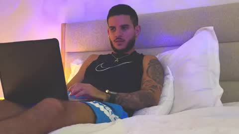 Snapshot of maluma09 chatting on 10.08.25 maluma09 online show from 10.08.25