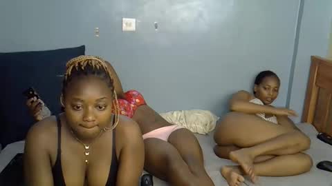 mama_pussie online show from 10.26.25