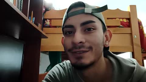 Snapshot of mamm7772024 chatting on 12.17.25 Mickey online show from 12.17.25