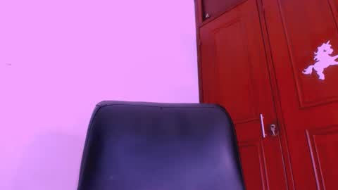 Snapshot of mandingxoxhot chatting on 02.14.25 juan camilo online show from 02.14.25