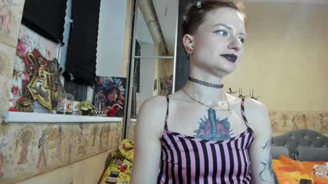 Snapshot of mandyshine chatting on 04.18.26 Mandy online show from 04.18.26