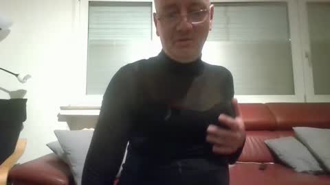 Snapshot of mandywinger chatting on 03.03.25 mandywinger online show from 03.03.25