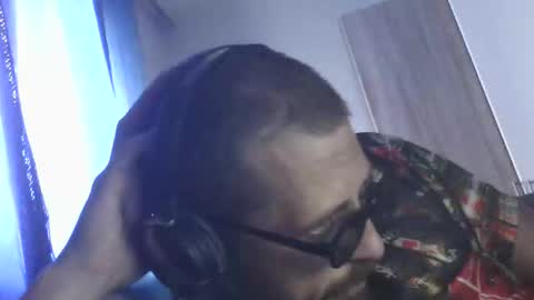 Snapshot of maniaksfucker chatting on 11.15.25 LANGERFICK online show from 11.15.25