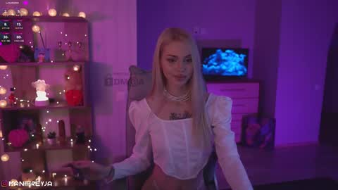 Amelie online show from 02.12.25