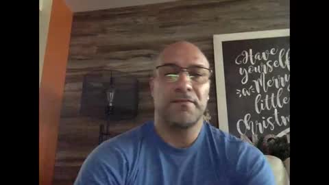 Snapshot of manny77977 chatting on 12.16.24 david 77977 online show from 12.16.24