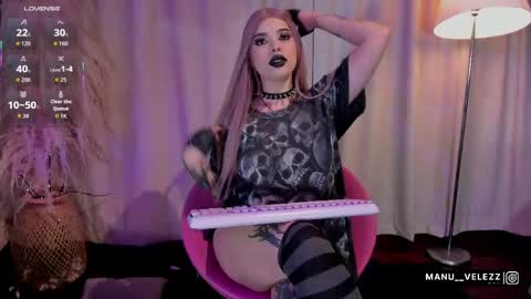 Snapshot of manu_nyx chatting on 04.25.26 manu velezz Help me to get to 100 thumbs ups Tip 25tks Rate me online show from 04.25.26