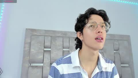 Snapshot of manu_vera8 chatting on 12.21.24 Manuel online show from 12.21.24