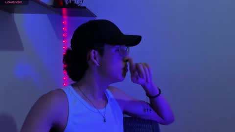 Snapshot of manu_vera8 chatting on 02.18.25 Manuel online show from 02.18.25