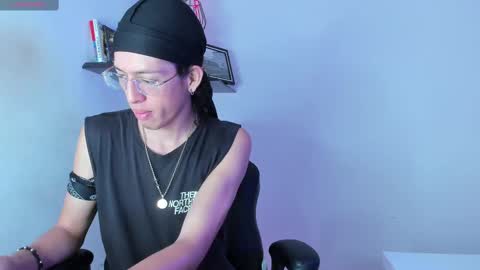 Snapshot of manu_vera8 chatting on 10.13.25 Manuel online show from 10.13.25