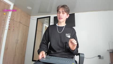 manucute 23  online show from 02.28.25