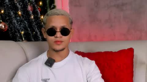 Manuel online show from 12.05.25